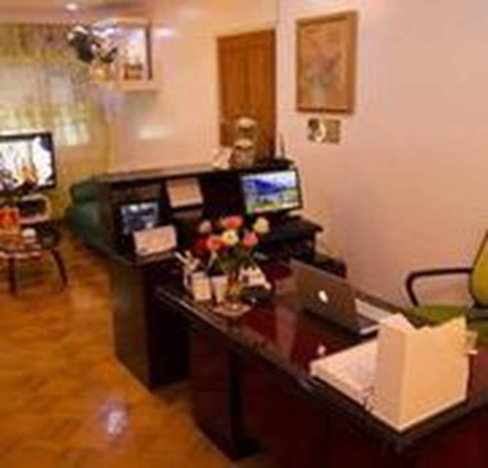 Adler Lady Hostel - Ladies Only ヤンゴン エクステリア 写真